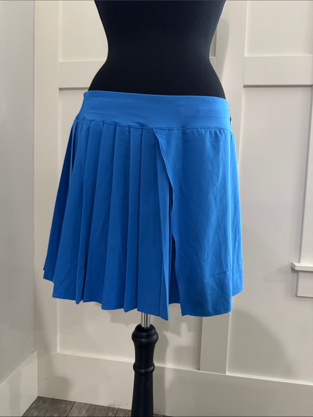 Lole Electric Blue Pleated Skort